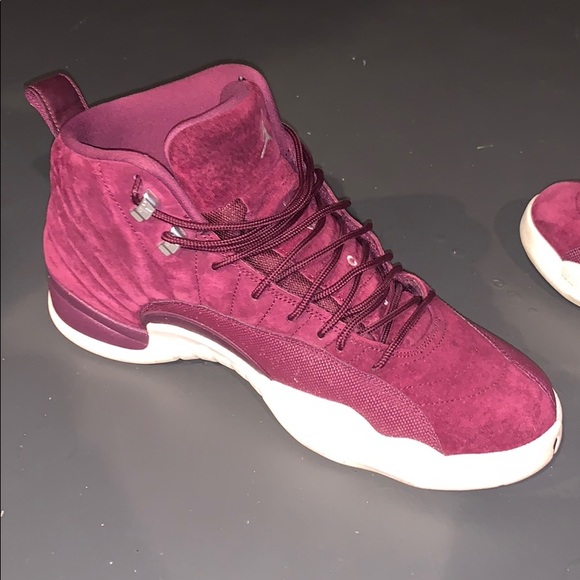 Jordan 12 Retro Bordeaux - Picture 3 of 4
